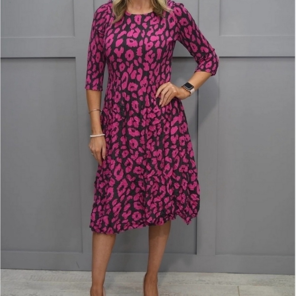 Australian Dress Brand, Alquema, Hot Pink, Vibrant Orange, & Black Smash Dress - Picture 14 of 16